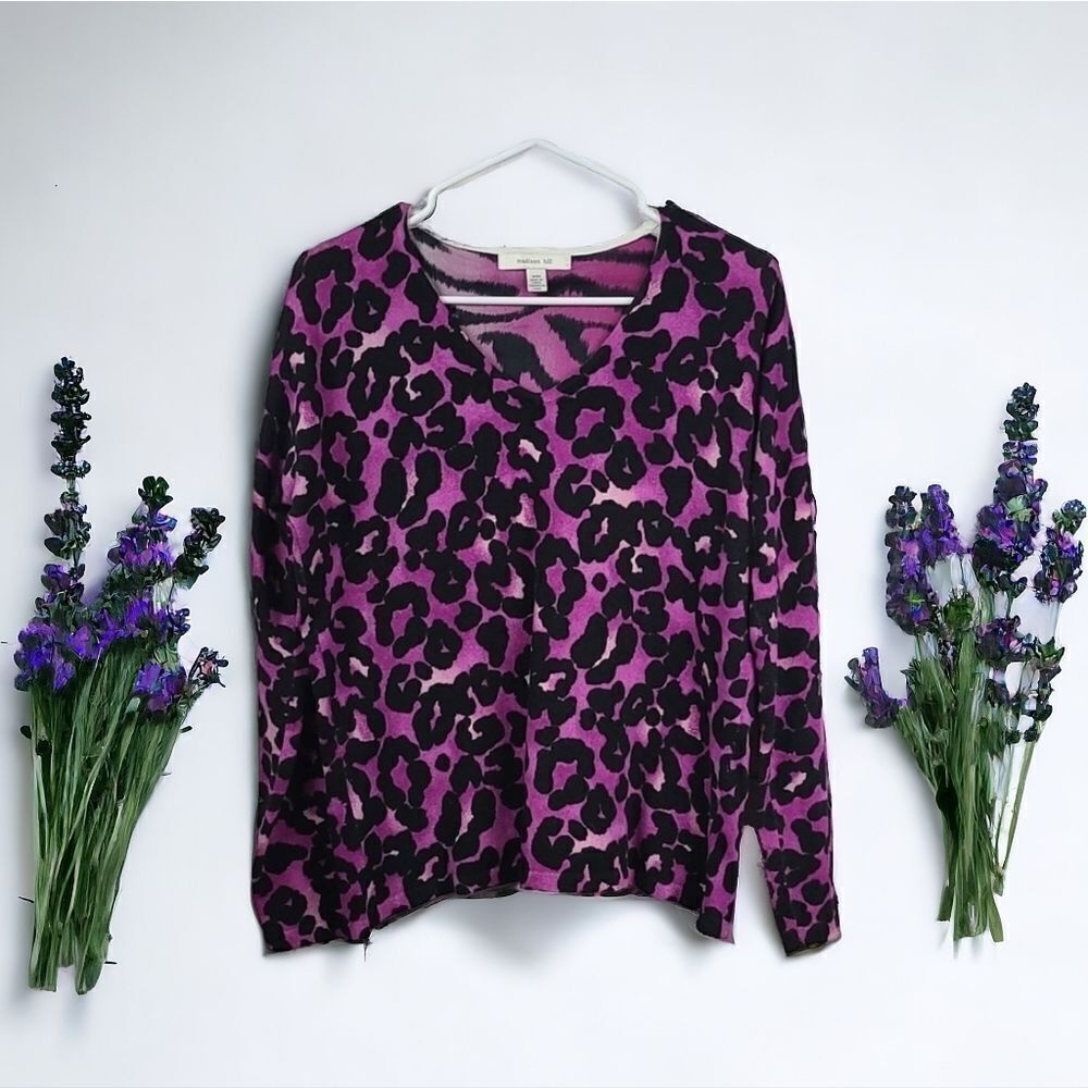 Nordstrom Madison Hill Purple Cheetah Print V-Neck Lightweight Sweater Stretchy